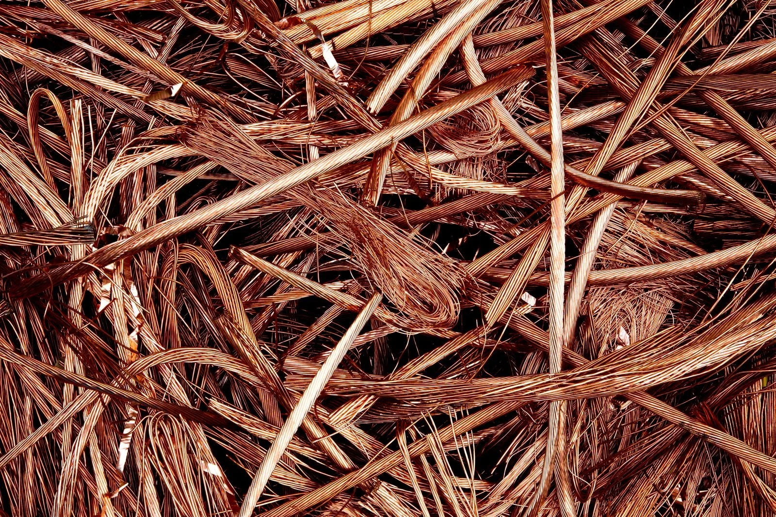 Dense accumulation of recovered copper wire